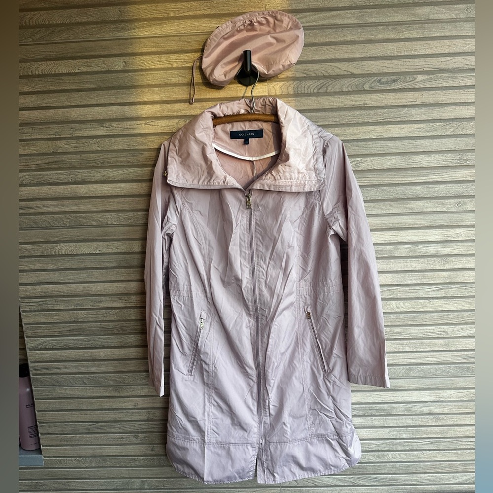 SEE ALL PICS Cole Haan Women's Packable Raincoat with Detachable Hood Size M.